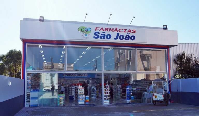 Não exige experiência: Farmácias São João seleciona Operador(a) de Caixa em POA