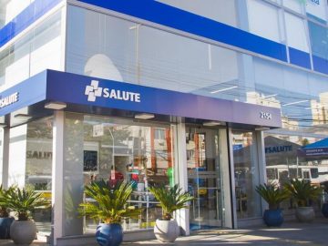 Clínica Salute seleciona Atendimento Telefônico e mais 02 funções
