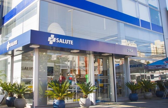 Clínica Salute seleciona Atendimento Telefônico e mais 02 funções