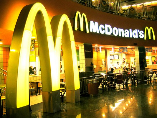 Sem experiência: McDonald’s seleciona Administrativo e mais 02 funções em Porto Alegre
