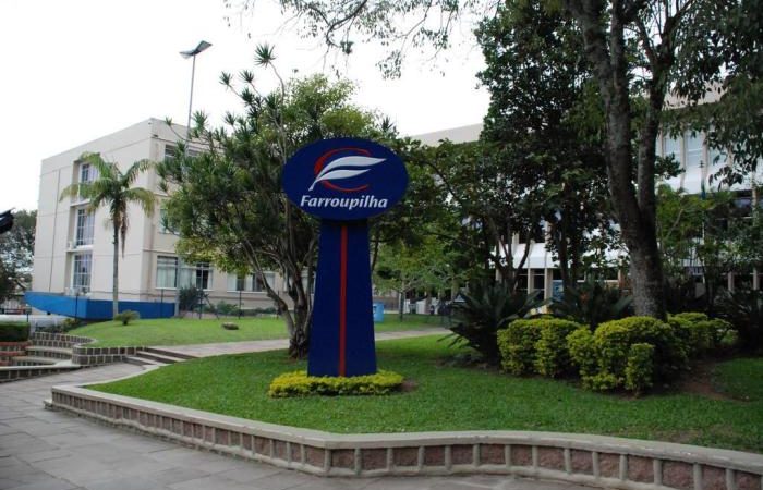 Sem experiência: Colégio Farroupilha oferece oportunidade em POA; Confira aqui