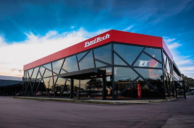 Sem experiência:  FuelTech seleciona Auxiliar de Logística em Porto Alegre